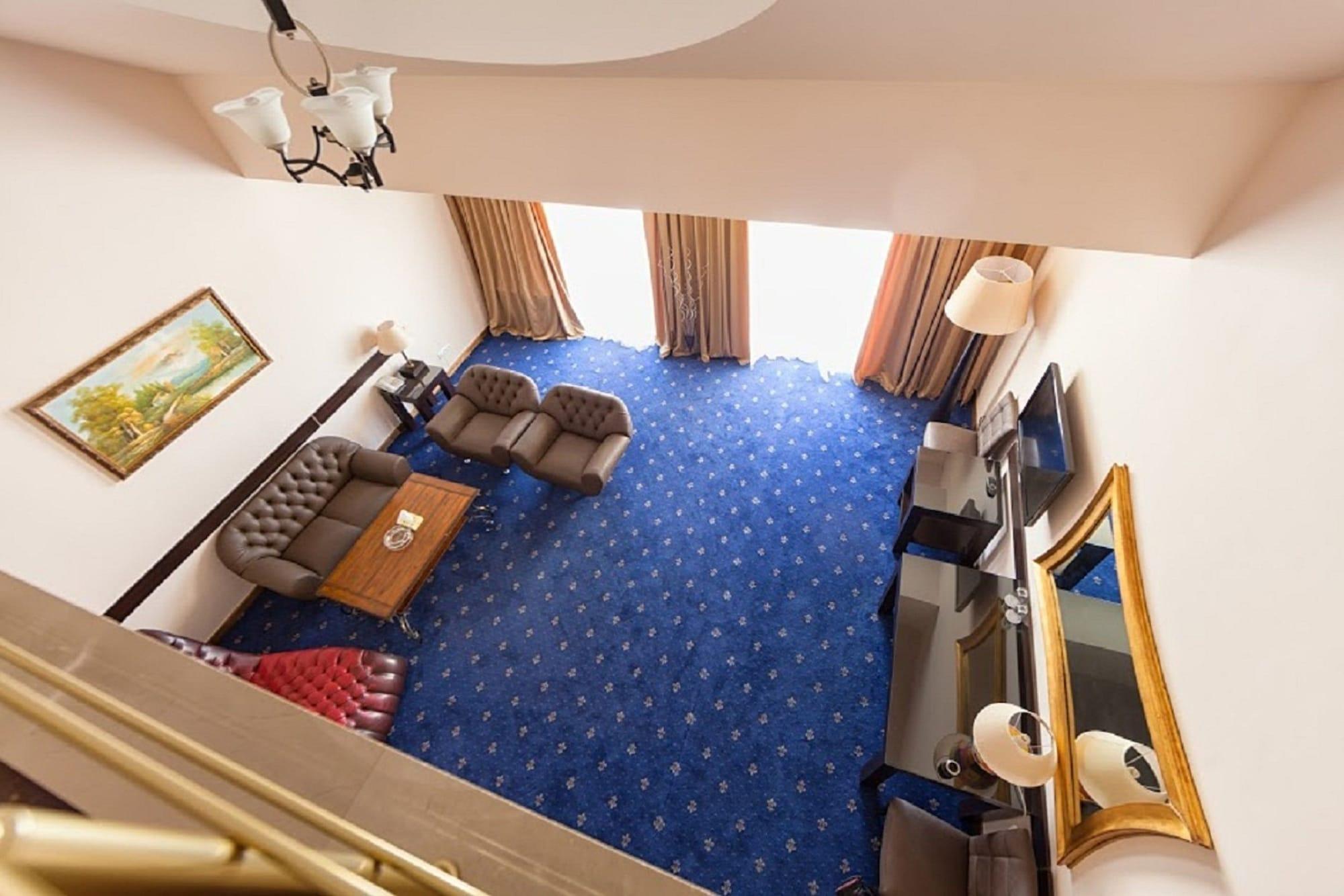 Regineh Hotel Erévan Extérieur photo