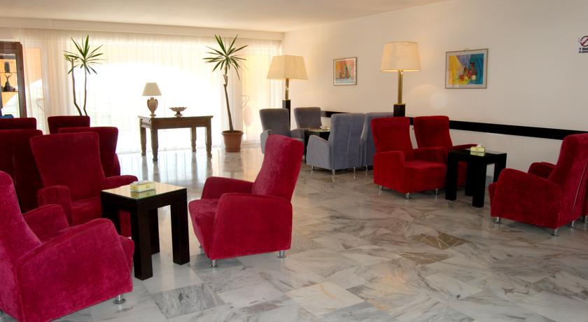 Regineh Hotel Erévan Extérieur photo