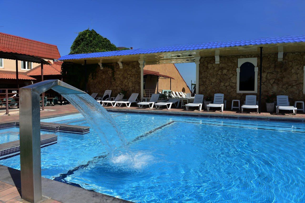 Regineh Hotel Erévan Extérieur photo
