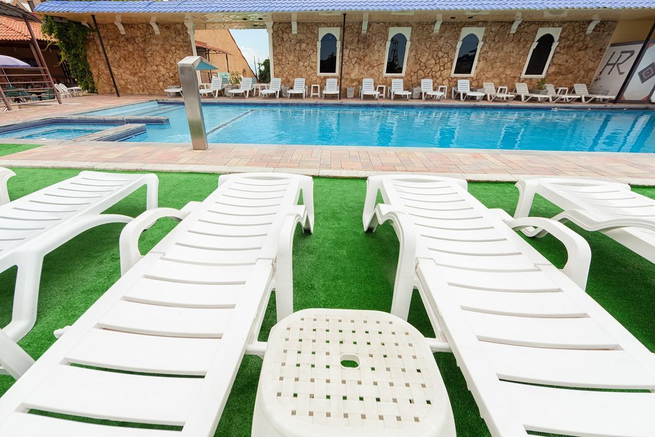 Regineh Hotel Erévan Extérieur photo