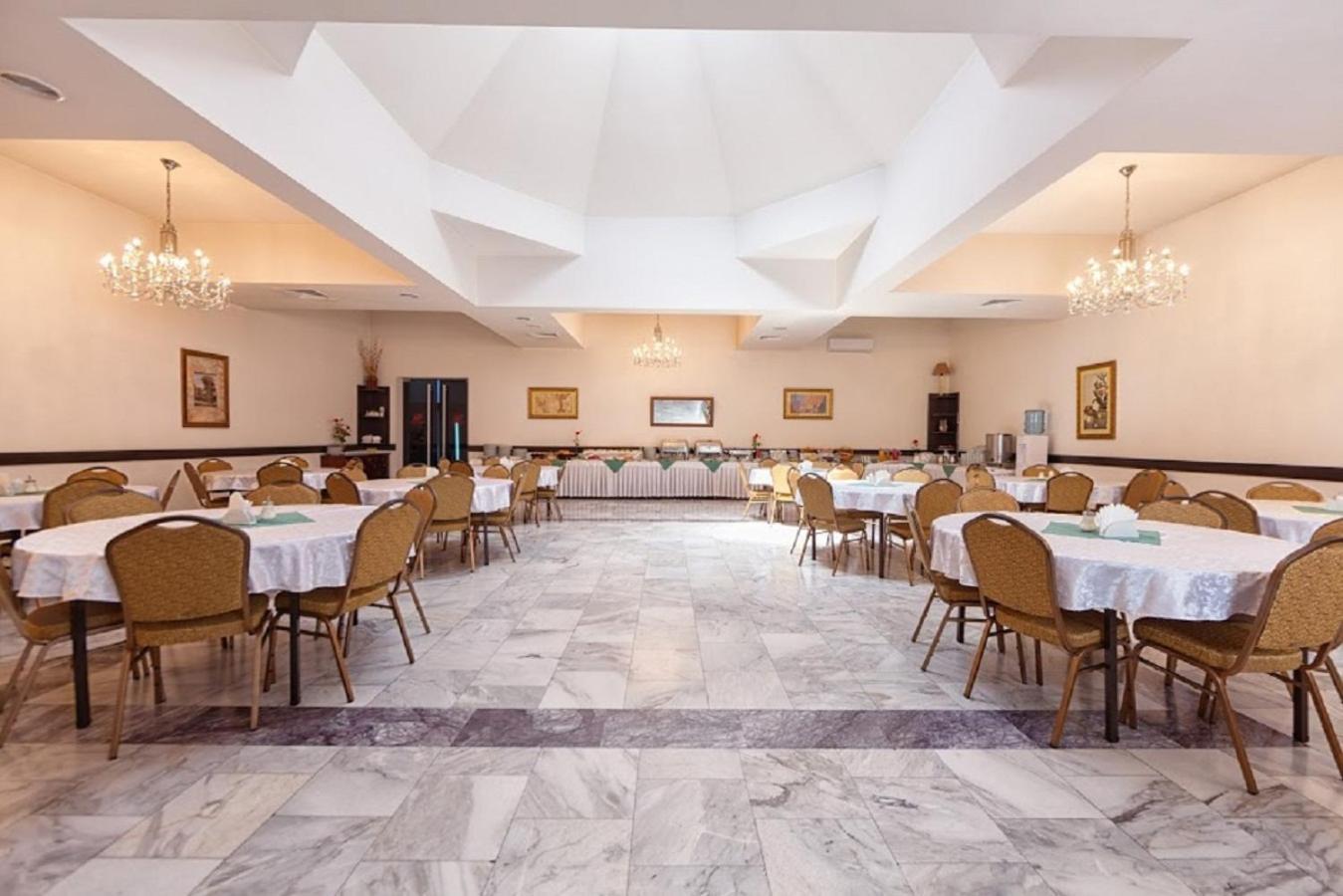Regineh Hotel Erévan Extérieur photo